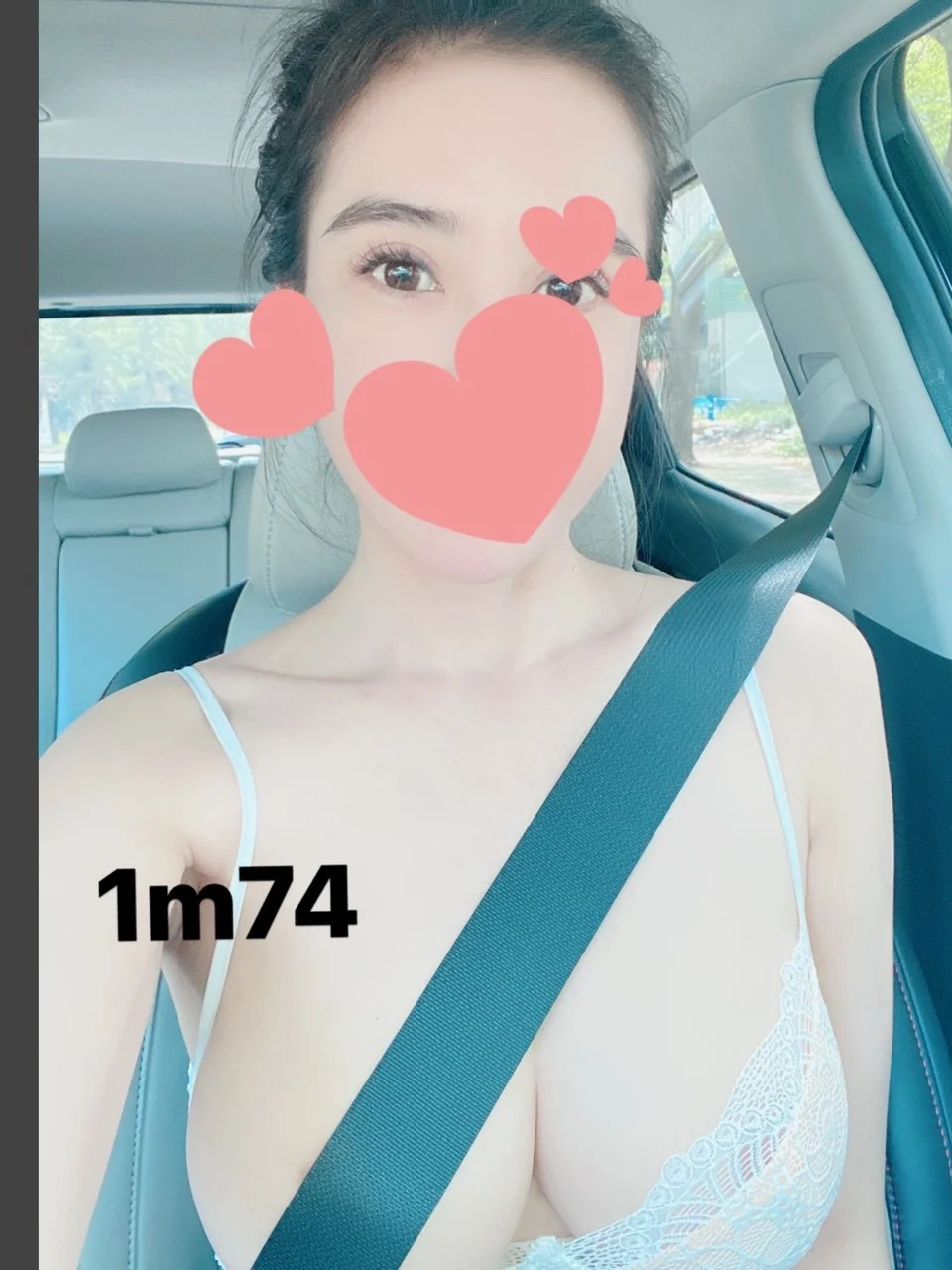 Gái gọi Hà Nội: Nàng bốc lửa Mê Linh 24/7!
